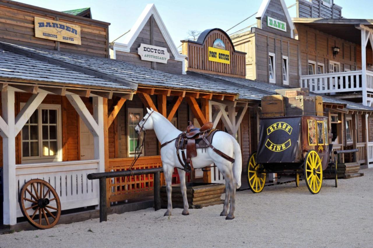 El Paso City, Zlatibor - Unique Wooden Cottages, Treehouse, Wild West Rooms, Accommodation 1-6 People Esterno foto