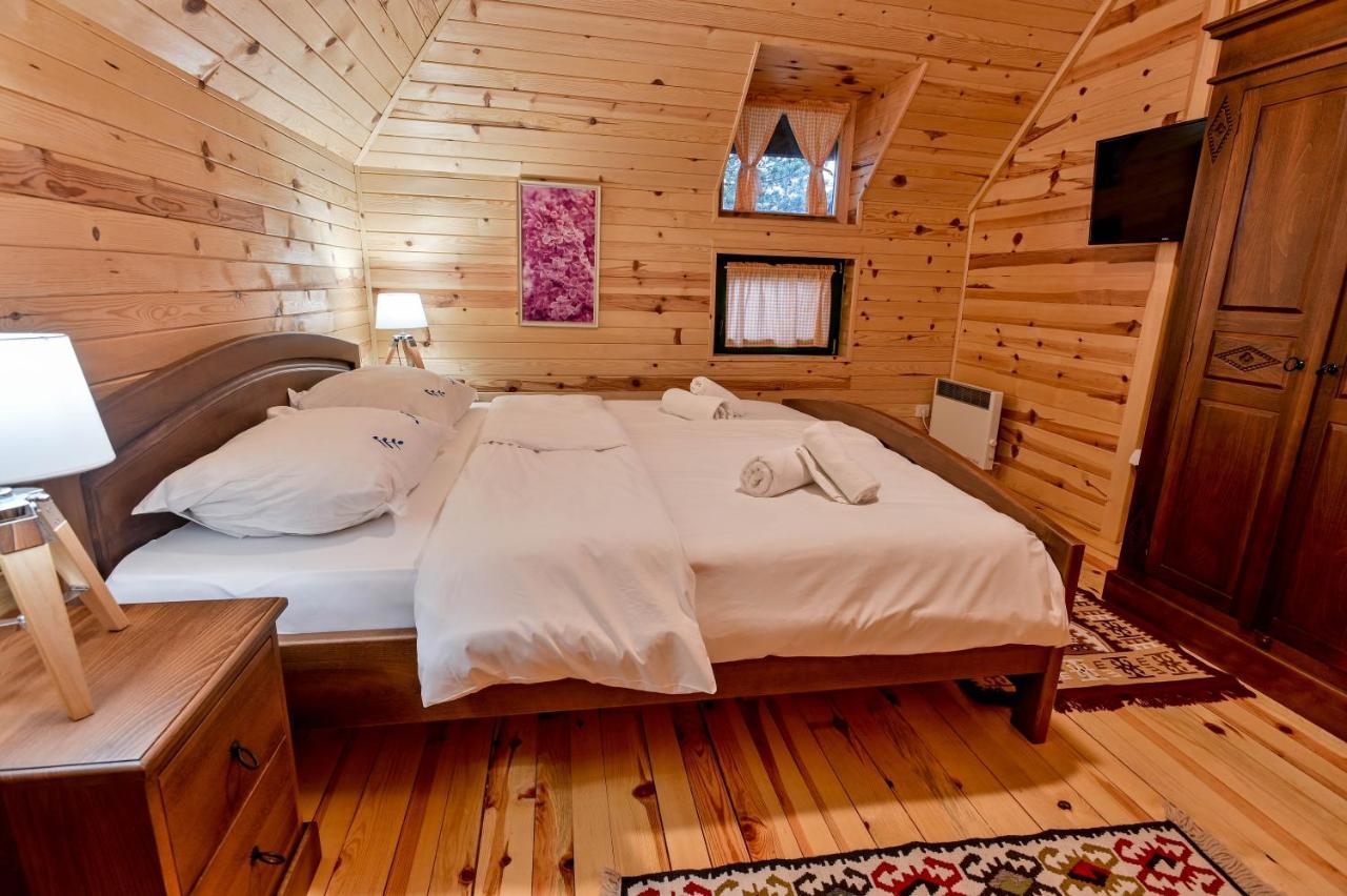 El Paso City, Zlatibor - Unique Wooden Cottages, Treehouse, Wild West Rooms, Accommodation 1-6 People Esterno foto