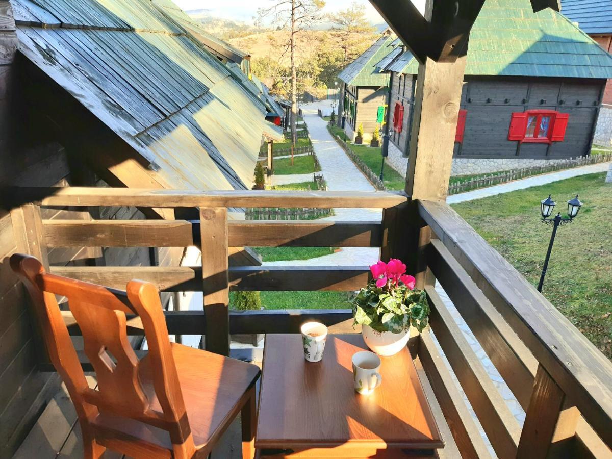 El Paso City, Zlatibor - Unique Wooden Cottages, Treehouse, Wild West Rooms, Accommodation 1-6 People Esterno foto