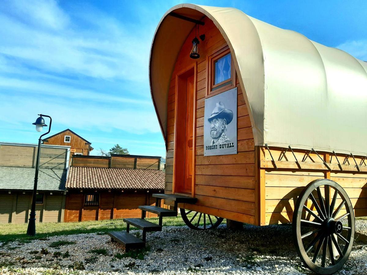 El Paso City, Zlatibor - Unique Wooden Cottages, Treehouse, Wild West Rooms, Accommodation 1-6 People Esterno foto