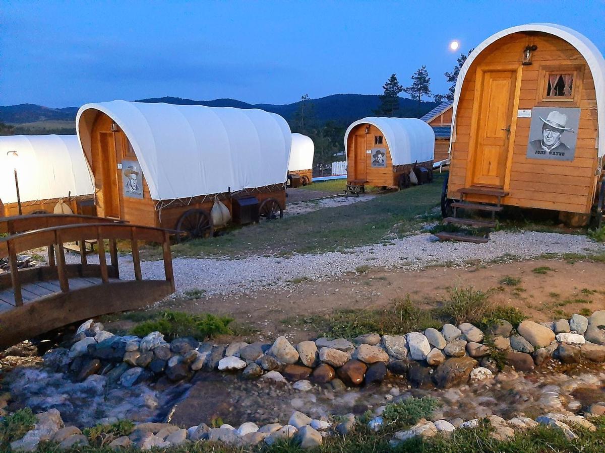 El Paso City, Zlatibor - Unique Wooden Cottages, Treehouse, Wild West Rooms, Accommodation 1-6 People Esterno foto