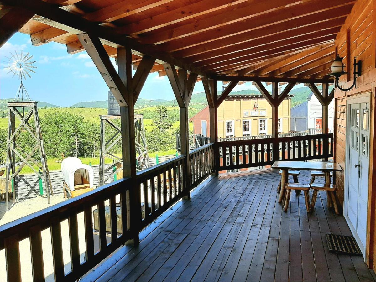 El Paso City, Zlatibor - Unique Wooden Cottages, Treehouse, Wild West Rooms, Accommodation 1-6 People Esterno foto