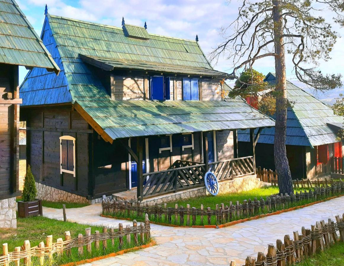 El Paso City, Zlatibor - Unique Wooden Cottages, Treehouse, Wild West Rooms, Accommodation 1-6 People Esterno foto