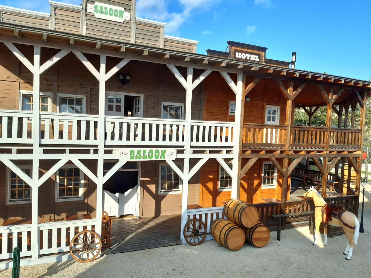 El Paso City, Zlatibor - Unique Wooden Cottages, Treehouse, Wild West Rooms, Accommodation 1-6 People Esterno foto