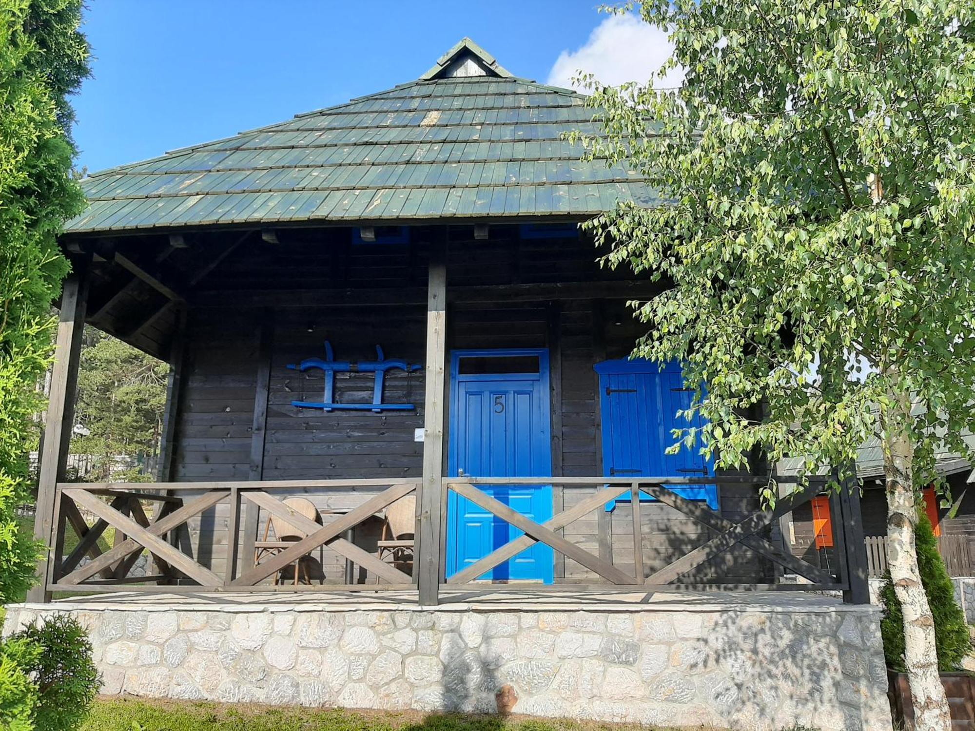 El Paso City, Zlatibor - Unique Wooden Cottages, Treehouse, Wild West Rooms, Accommodation 1-6 People Camera foto