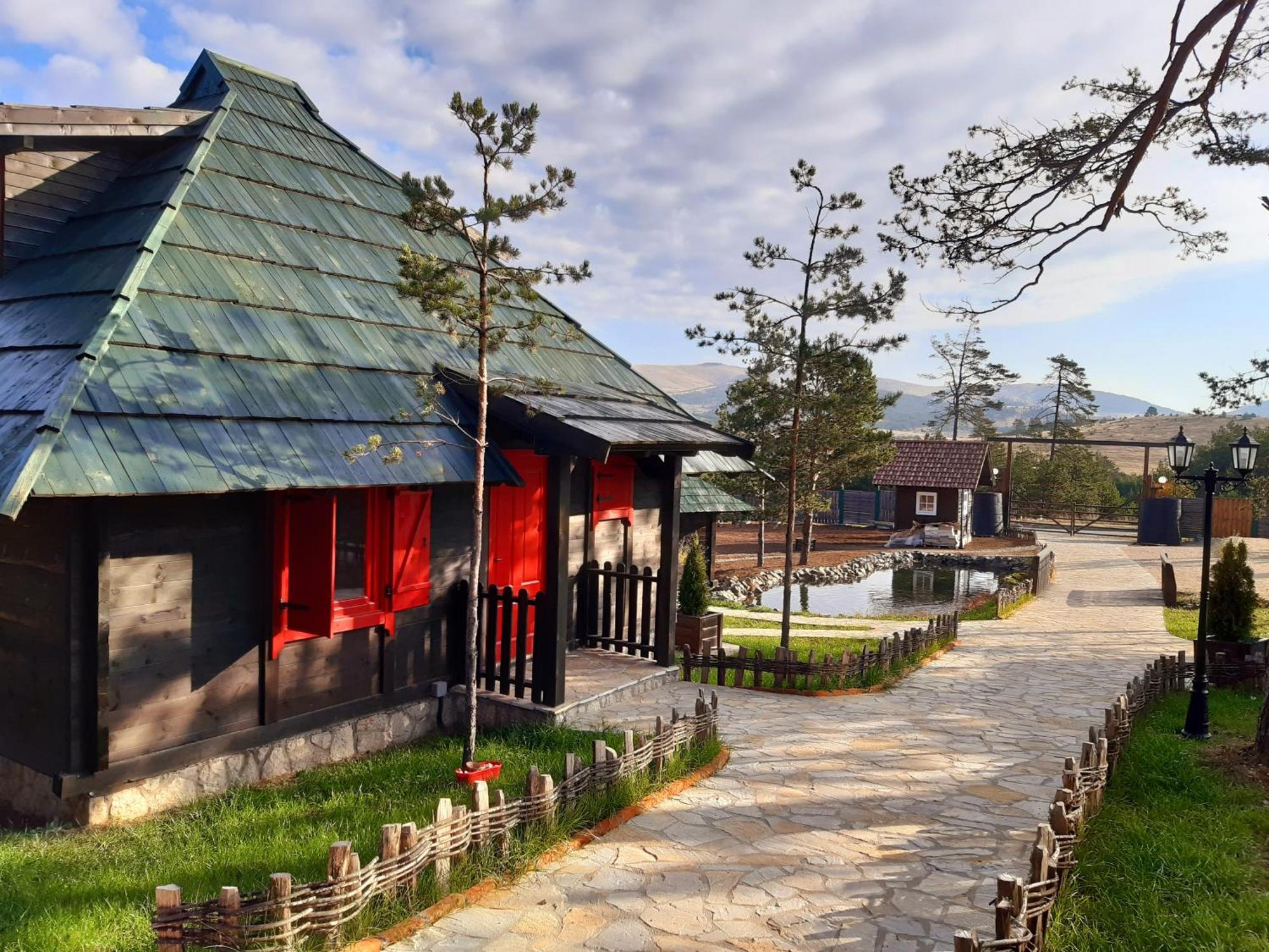 El Paso City, Zlatibor - Unique Wooden Cottages, Treehouse, Wild West Rooms, Accommodation 1-6 People Esterno foto